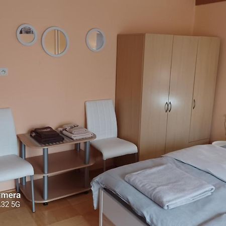 Apartman 81 โนวาเลสนา ภายนอก รูปภาพ