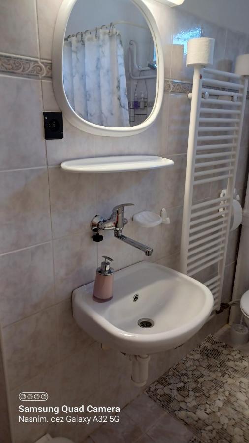 Apartman 81 โนวาเลสนา ภายนอก รูปภาพ