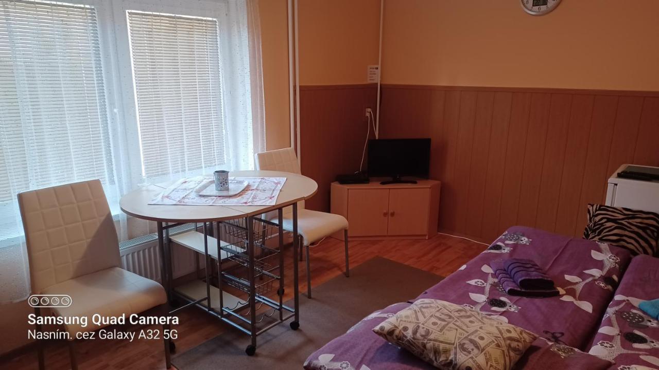 Apartman 81 โนวาเลสนา ภายนอก รูปภาพ