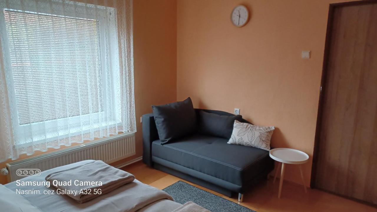 Apartman 81 โนวาเลสนา ภายนอก รูปภาพ